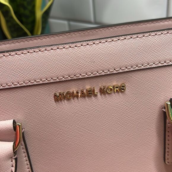 9744 Michael Kors Pink Tote Bag - Picture 9 of 13